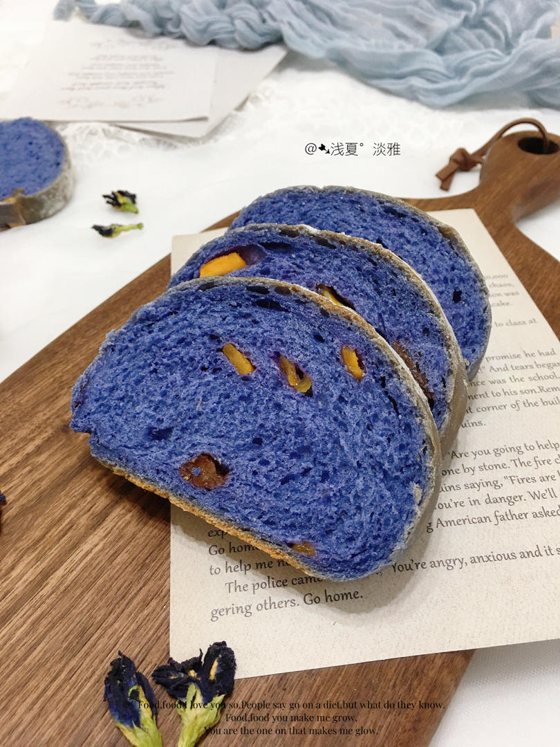 纯真的淡雅 做过蝶豆花果干面包(蝶豆花天然色素)