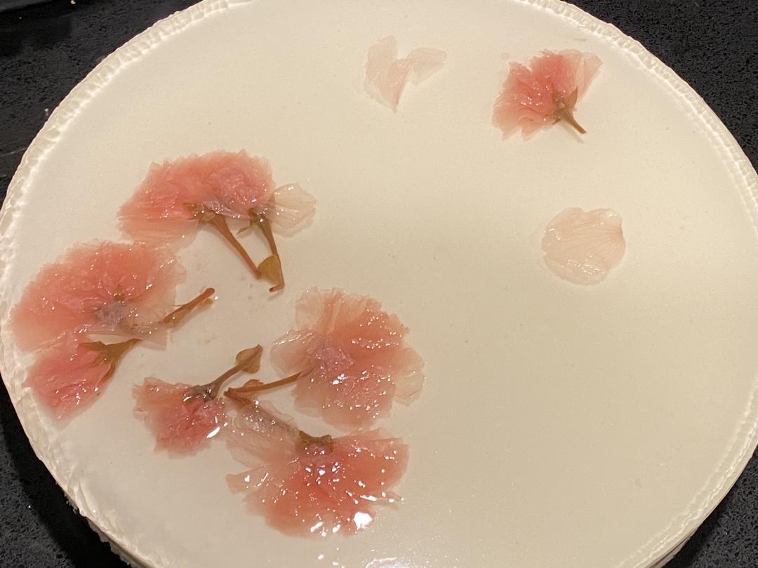 颜值爆表的樱花慕斯。（6寸圆模）
