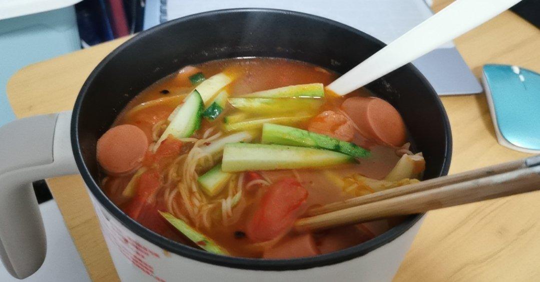 一碗热汤面🍜
