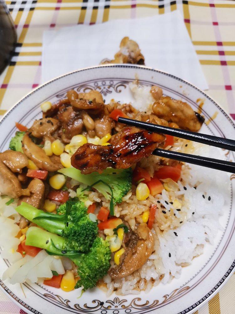 蜜汁照烧鸡肉饭