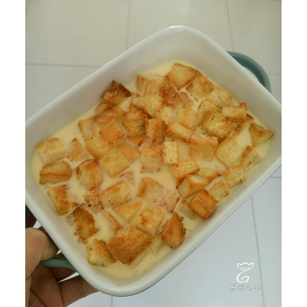 快手早餐面包布丁 | 消耗剩余吐司及淡奶油的好方法
