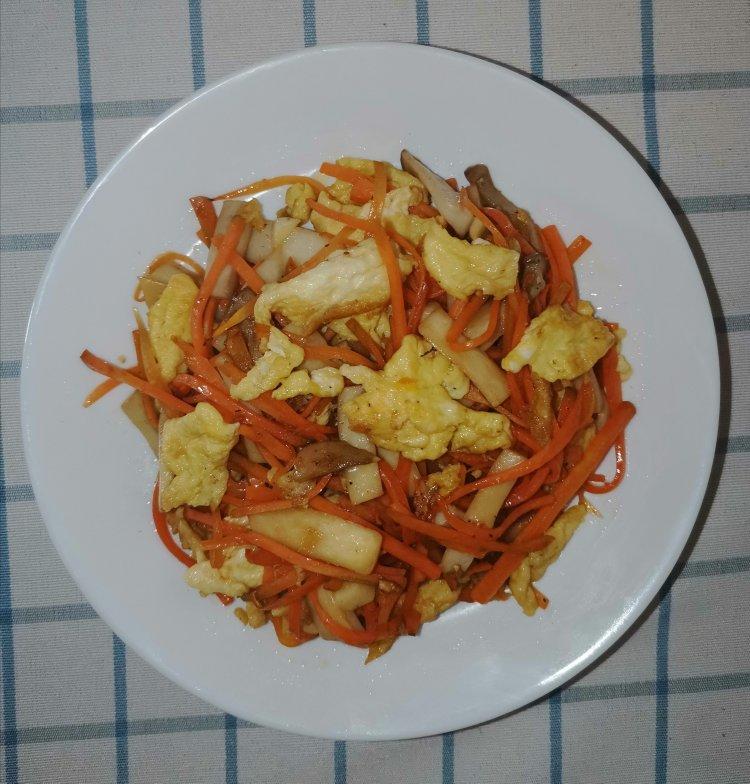 杏鲍菇胡萝卜炒鸡蛋