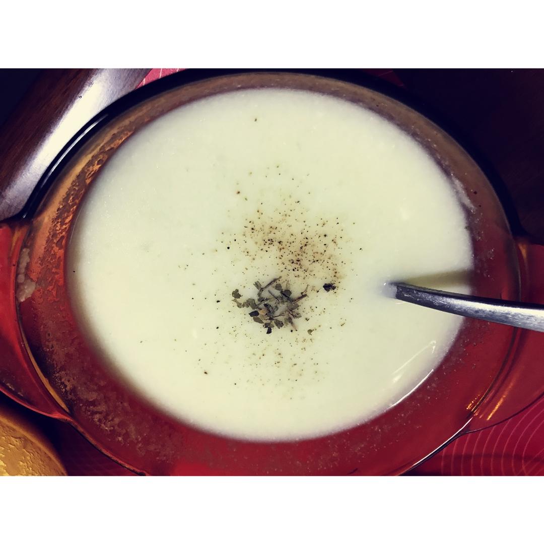 花椰菜洋葱四季浓汤