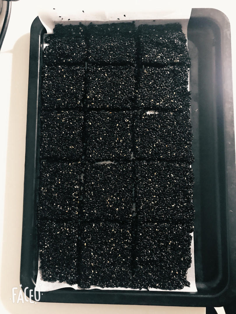 健康黑芝麻薄饼（仅需三步）