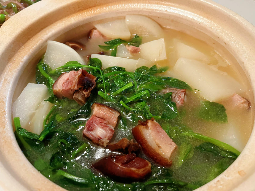 老丁的私房菜-腊排骨炖萝卜