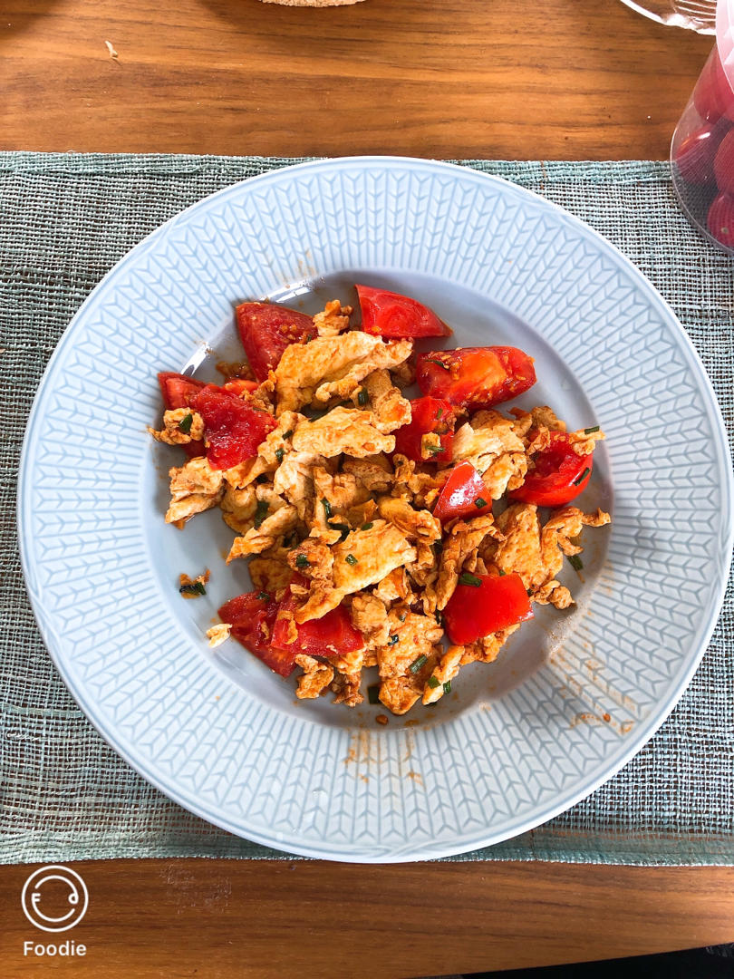 番茄炒鸡蛋（超浓的番茄味）