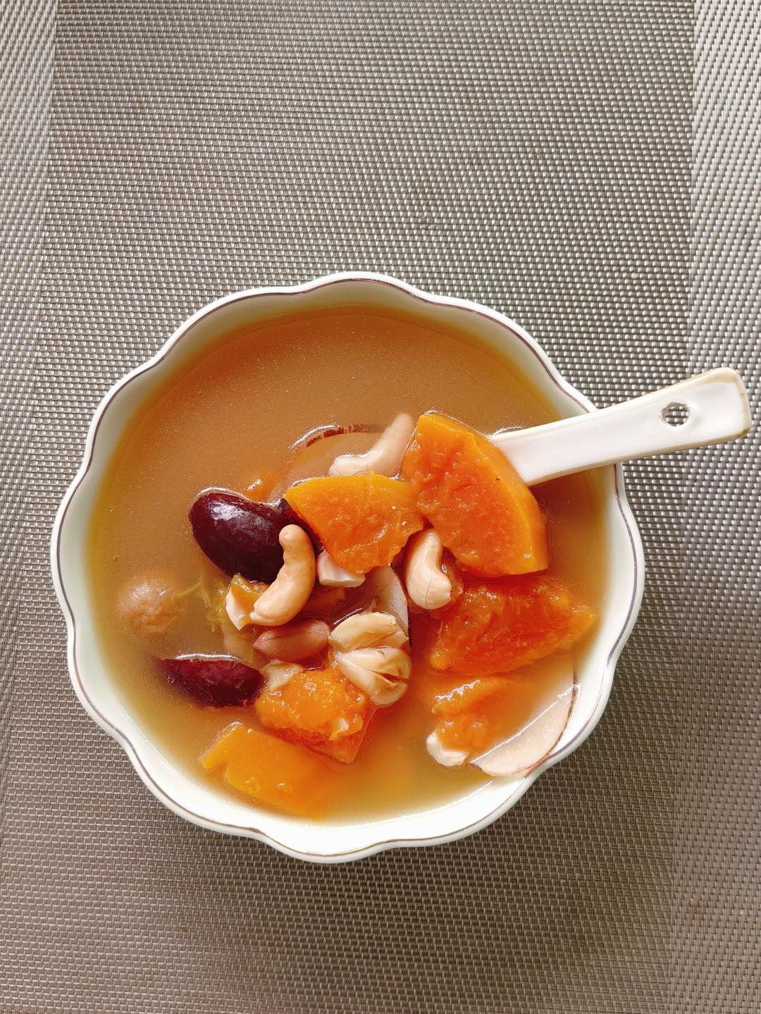 这道【海底椰木瓜莲子百合】素珍汤，比肉汤鲜甜太多了