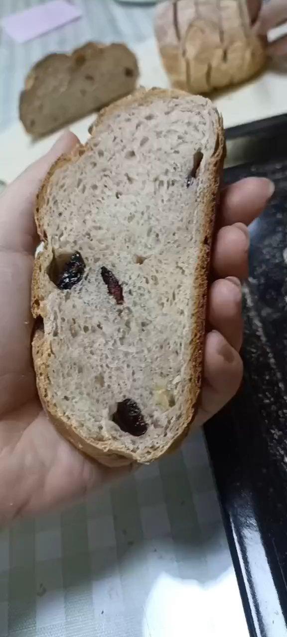 全麦蔓越莓核桃软欧包