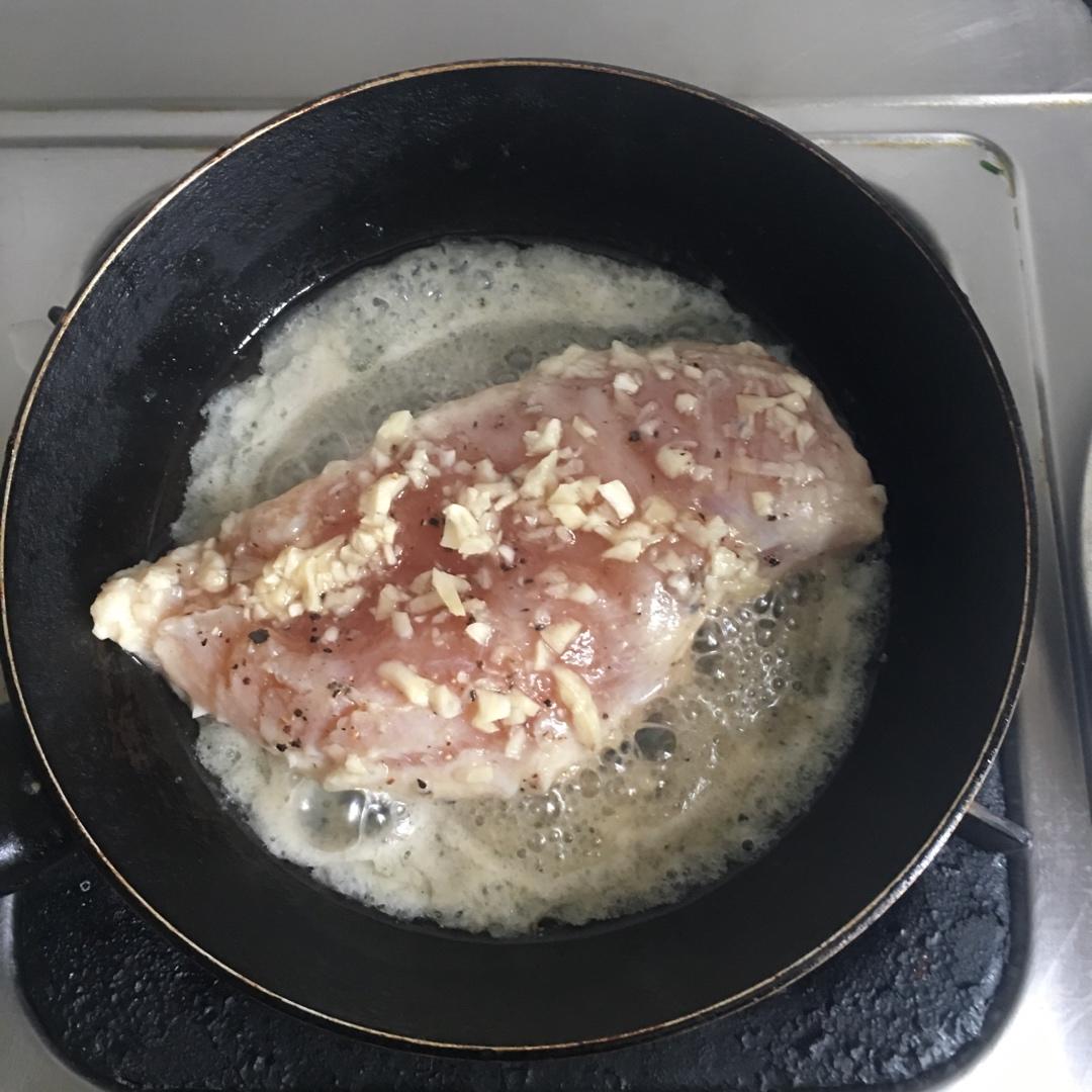 酷炫屌炸天好吃的煎鸡胸肉（香蒜蜂蜜煎鸡胸肉）