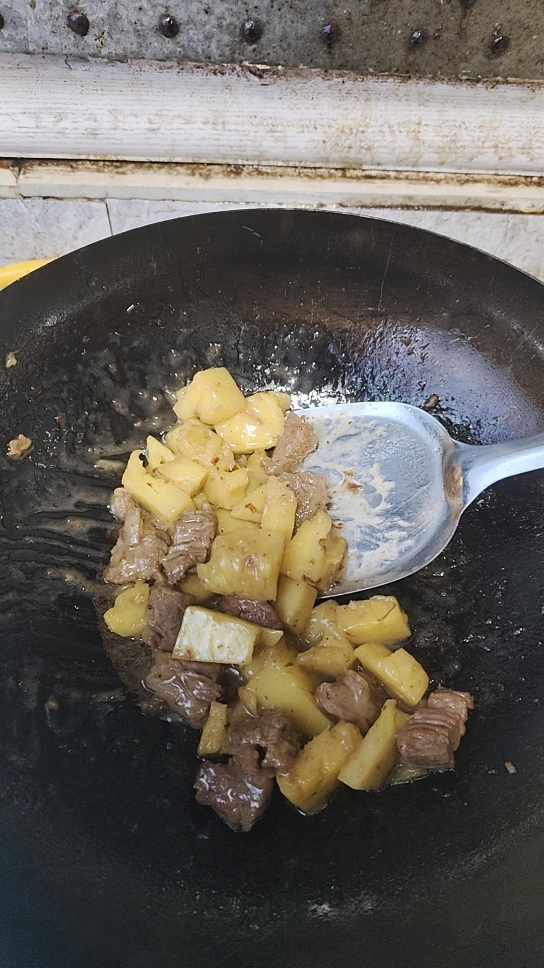 特开胃牛肉炒菠萝