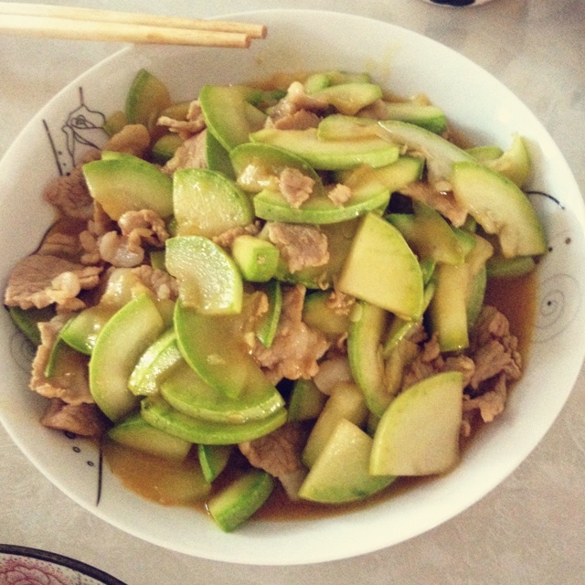 家常菜 西葫芦炒肉片 卓烟儿做的西葫芦炒肉片 第一次炒,感觉不错!
