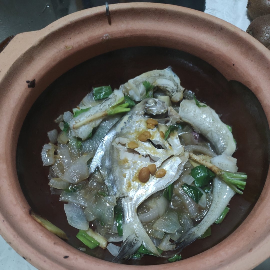 砂锅焗九肚鱼