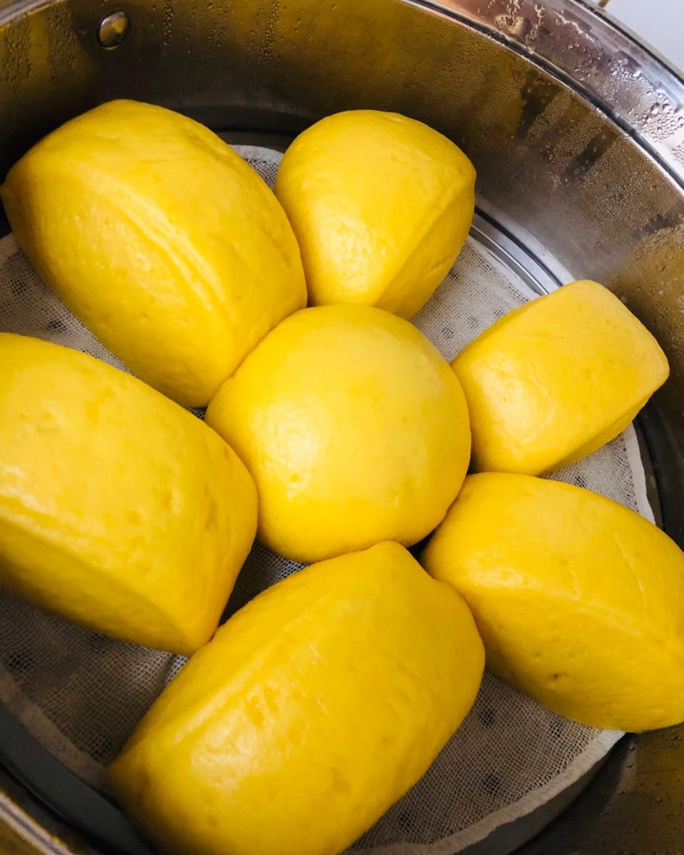 新手也可以--详解如何做出人见人爱、金黄的南瓜馒头