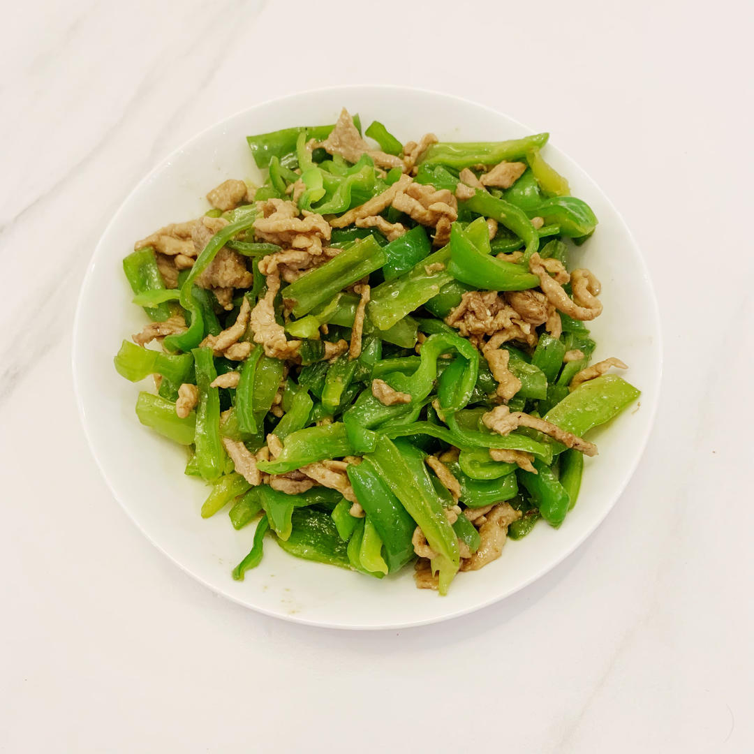 青椒肉丝，这样炒太好吃了。