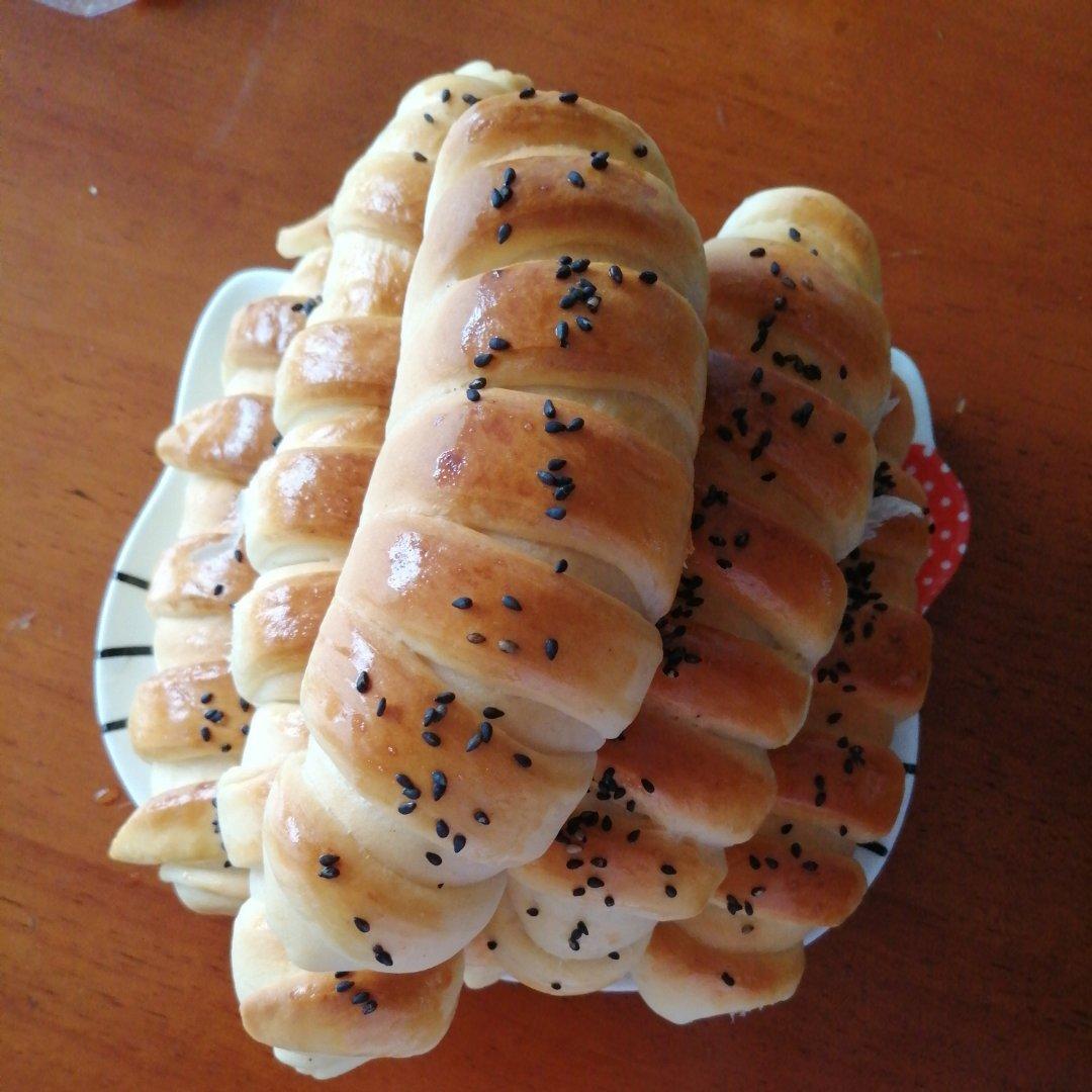 一次性发酵毛毛虫芝士香肠面包