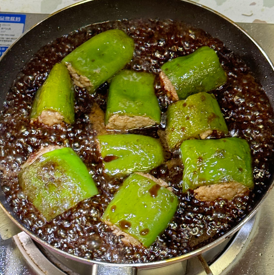 下饭菜“青椒酿肉”，香糯多汁鲜嫩下饭