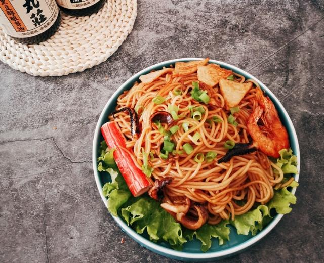 快手海鲜炒米粉的做法