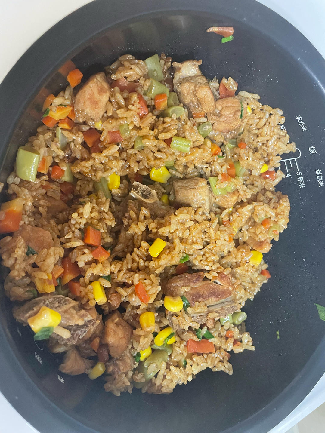 【排骨焖饭】