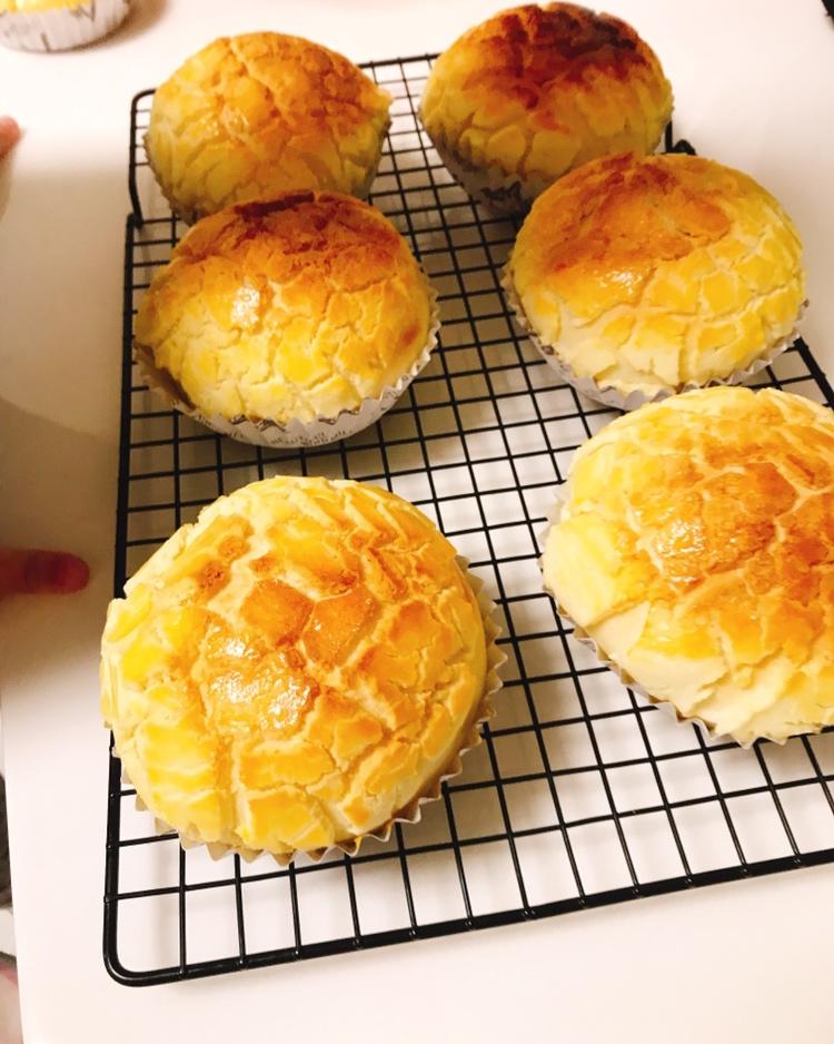 百吃不腻的闪电菠萝包