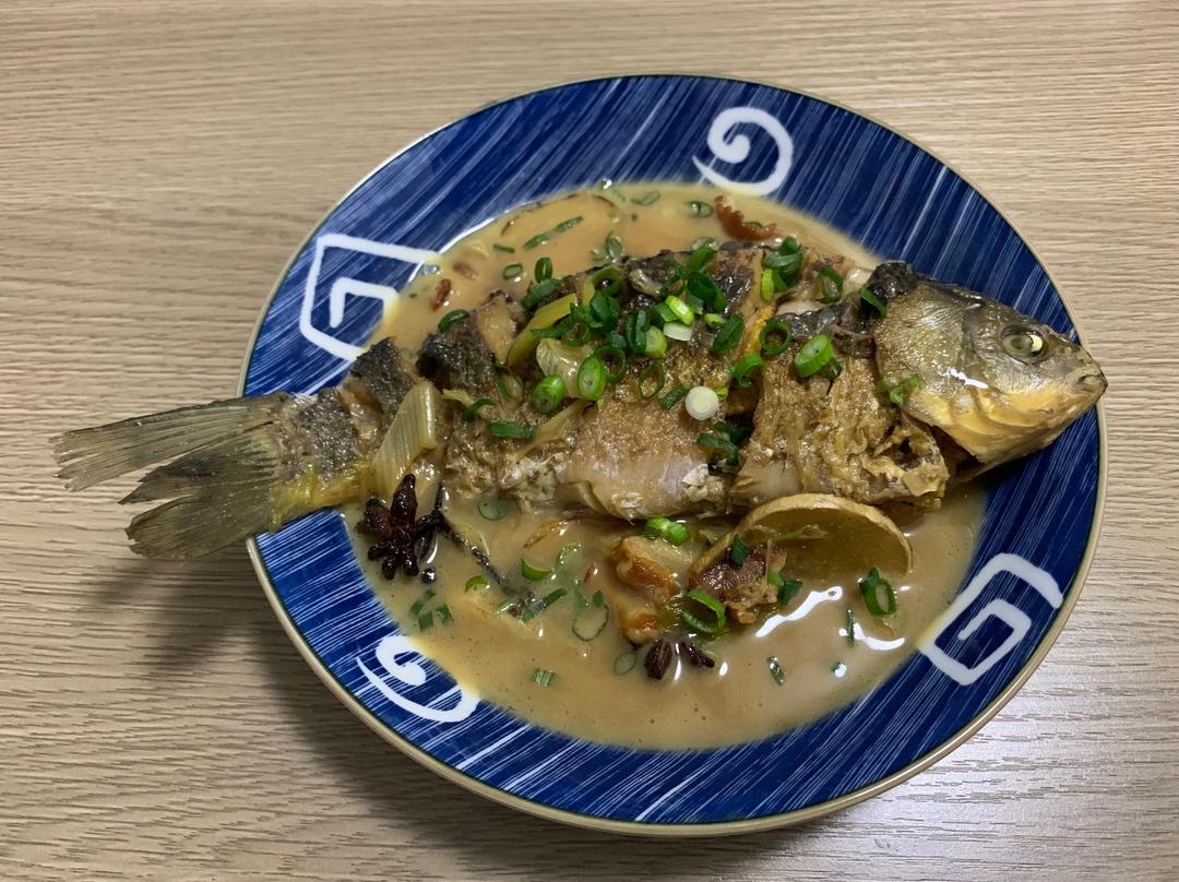 红烧鲫鱼