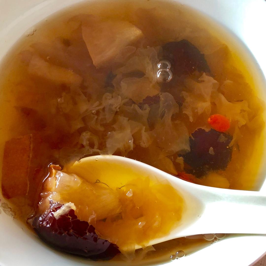 冰糖银耳梨汤