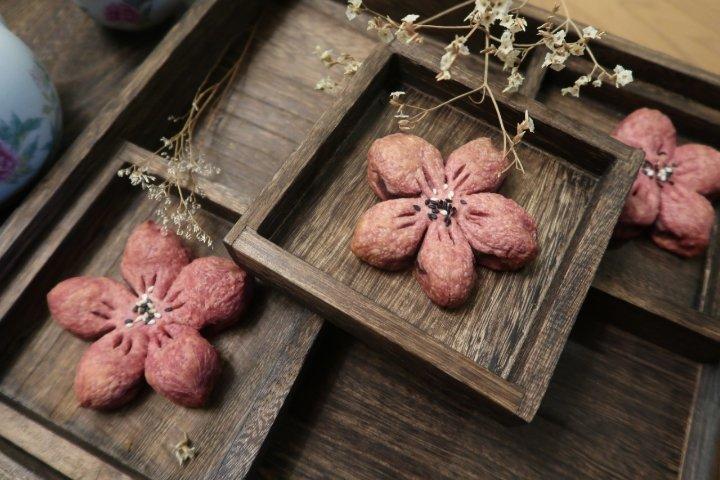绿豆沙馅桃花酥