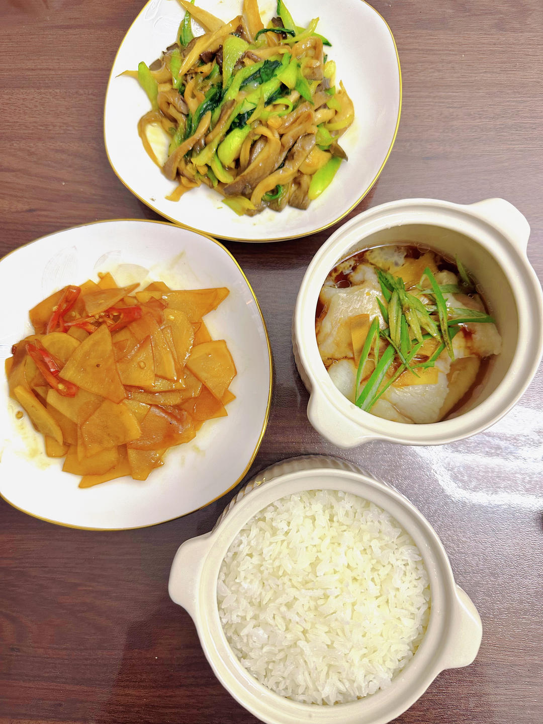 素菜也鲜甜的平菇炒青菜