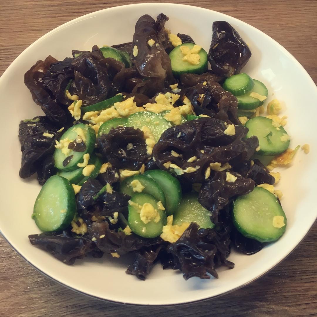 黄瓜木耳炒鸡蛋