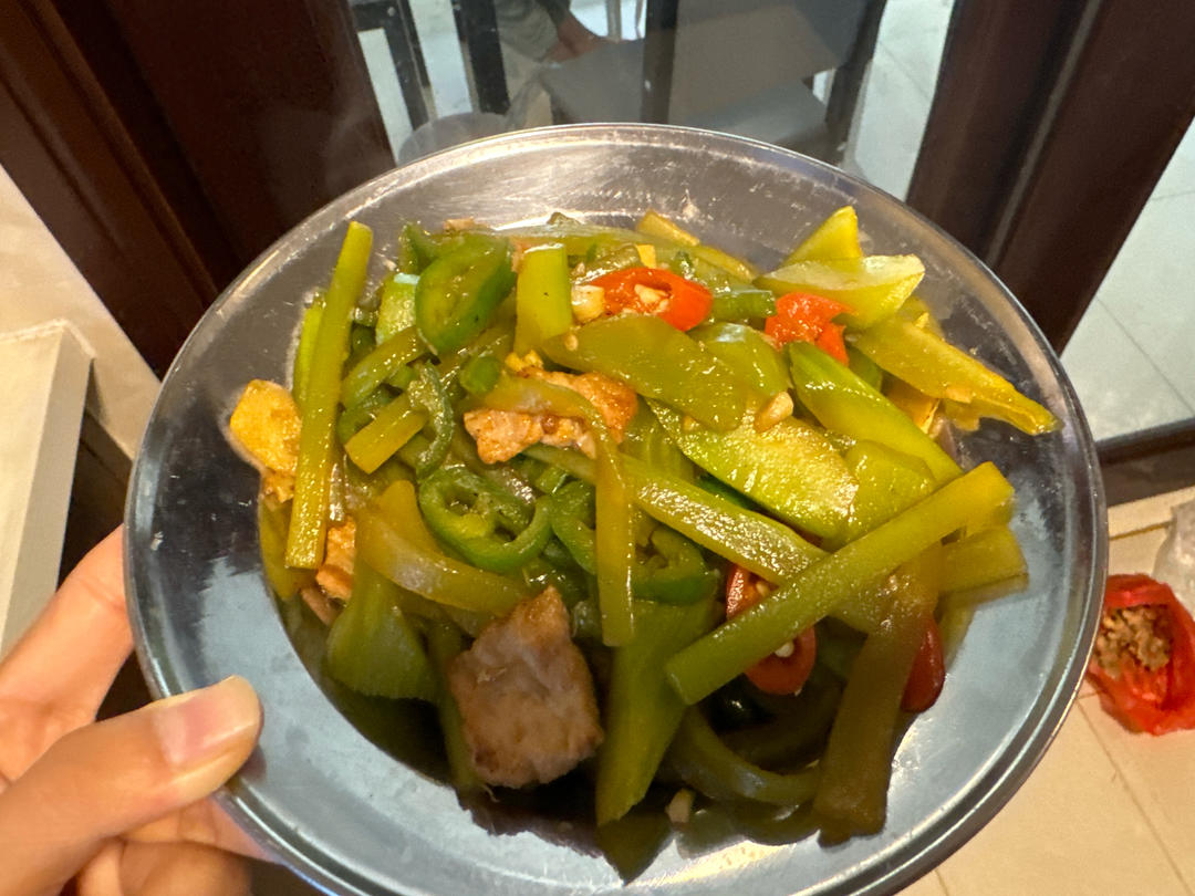 清爽解腻巨下饭的莴笋炒肉丝！