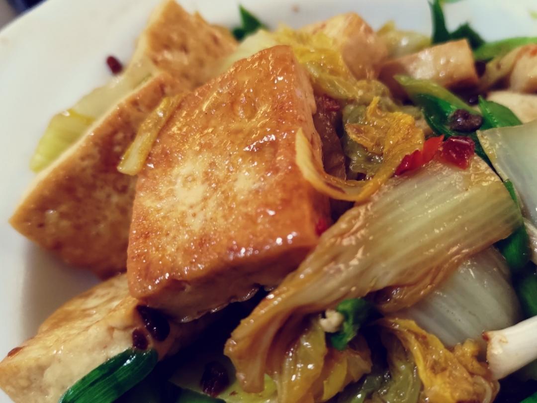 暖乎乎的娃娃菜烧豆腐，最适合转凉的天暖胃