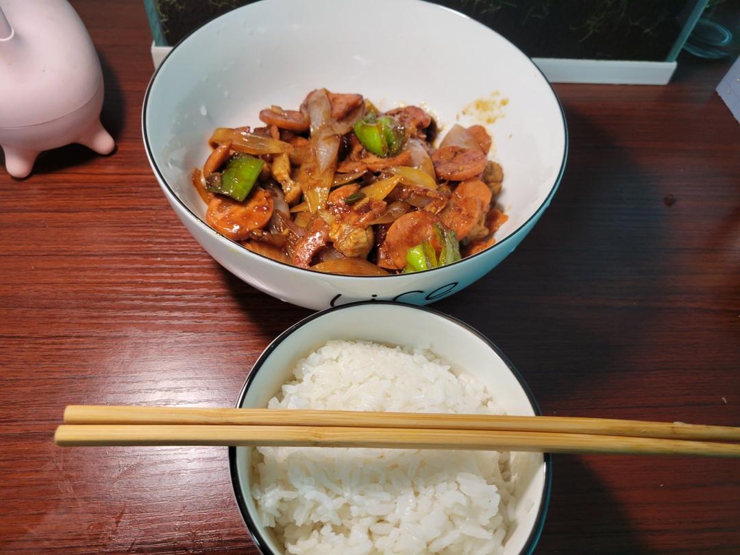 辣椒炒香肠