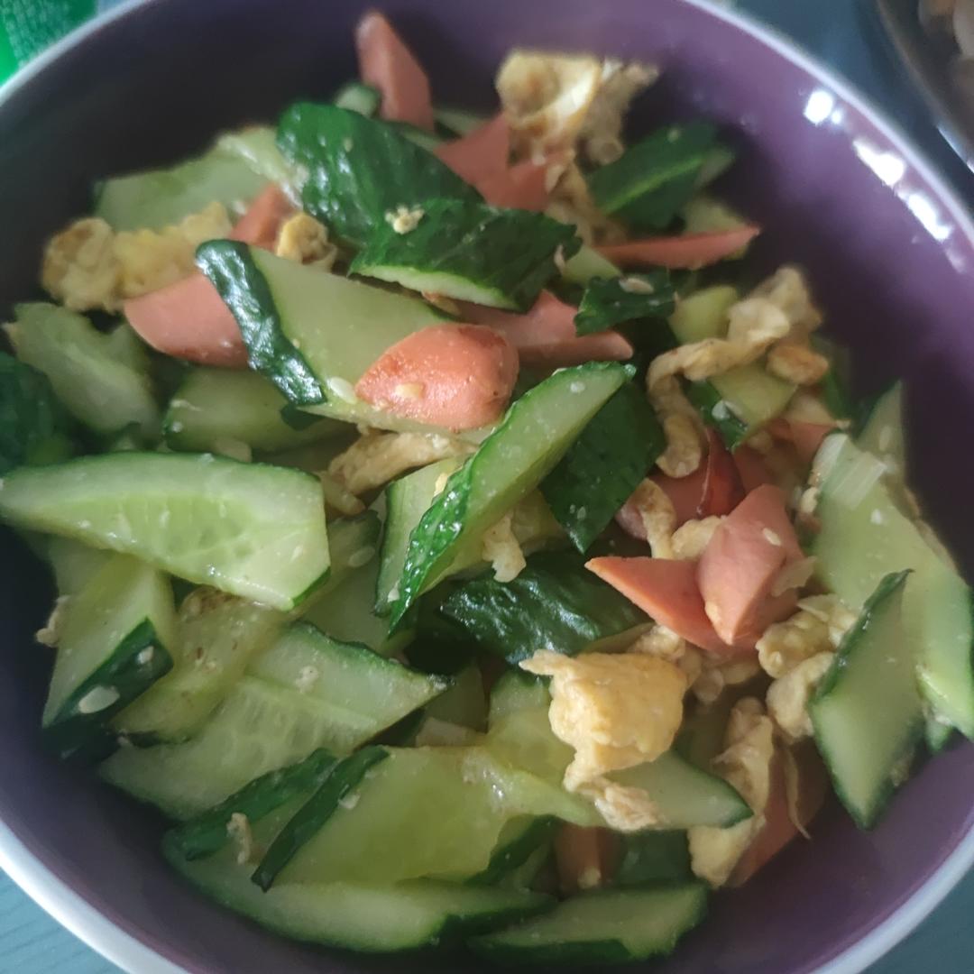五分钟下饭菜黄瓜火腿炒鸡蛋