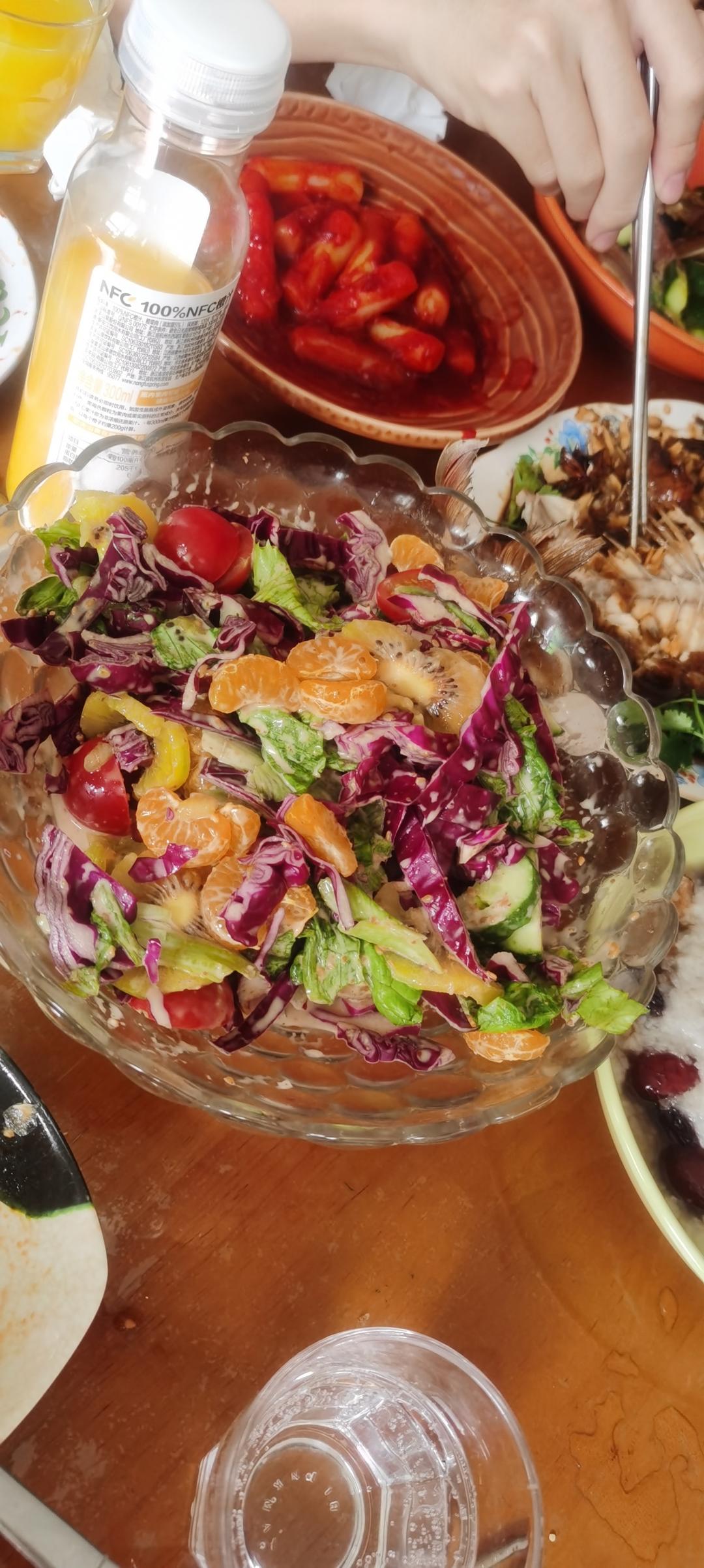 简单又好吃到哭的蔬菜沙拉（减肥低脂）