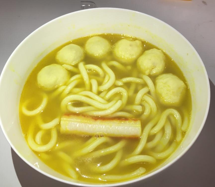 咖喱鱼丸乌冬面