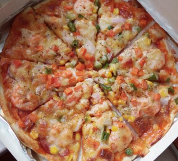 披萨披萨，最爱的薄底披萨～