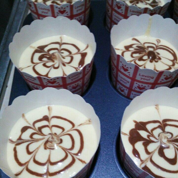 拉花戚风纸杯蛋糕