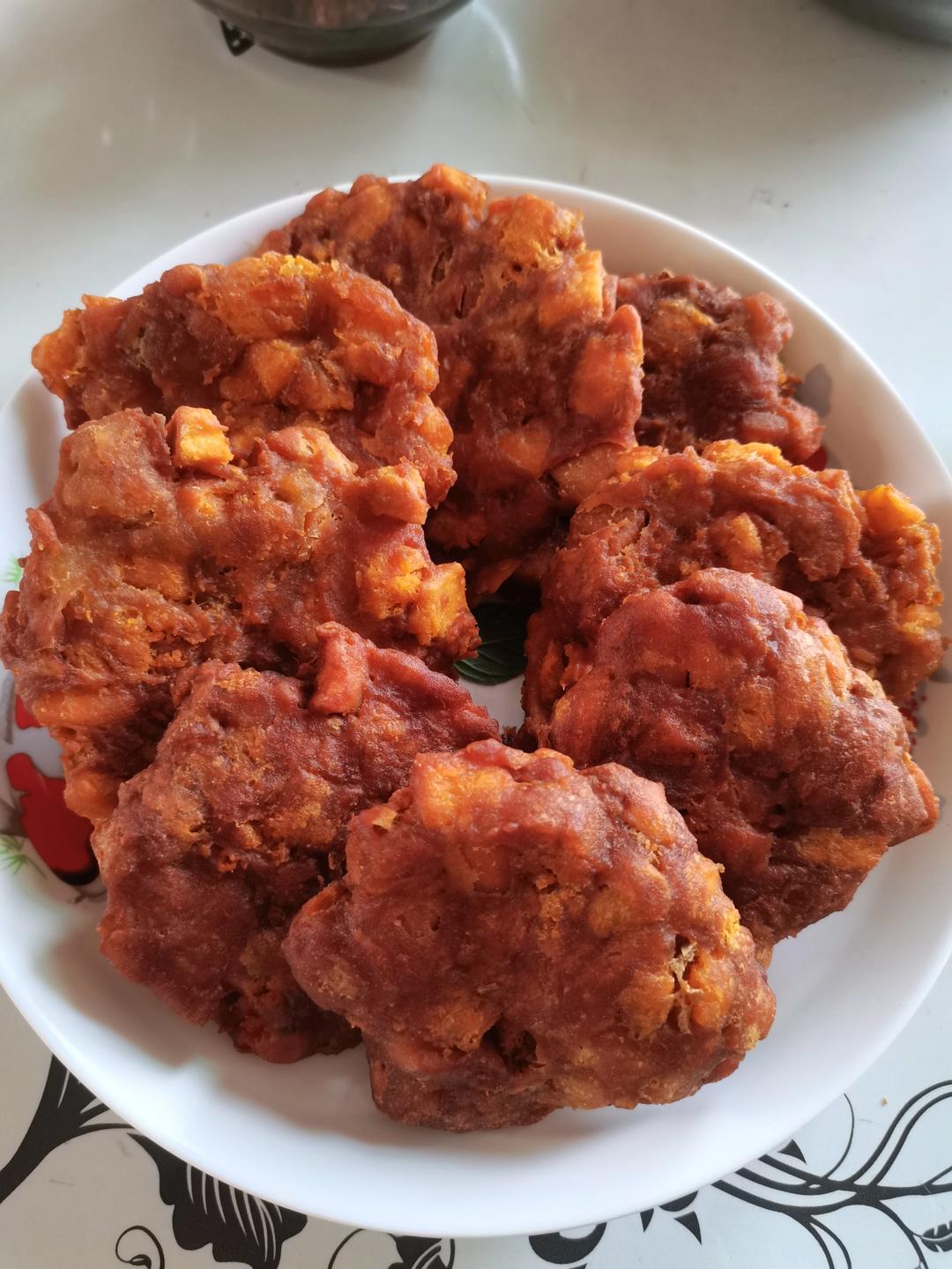 最简单的“红薯粑粑”却是最美味，小时候外婆做的那种味道，你们吃过吗