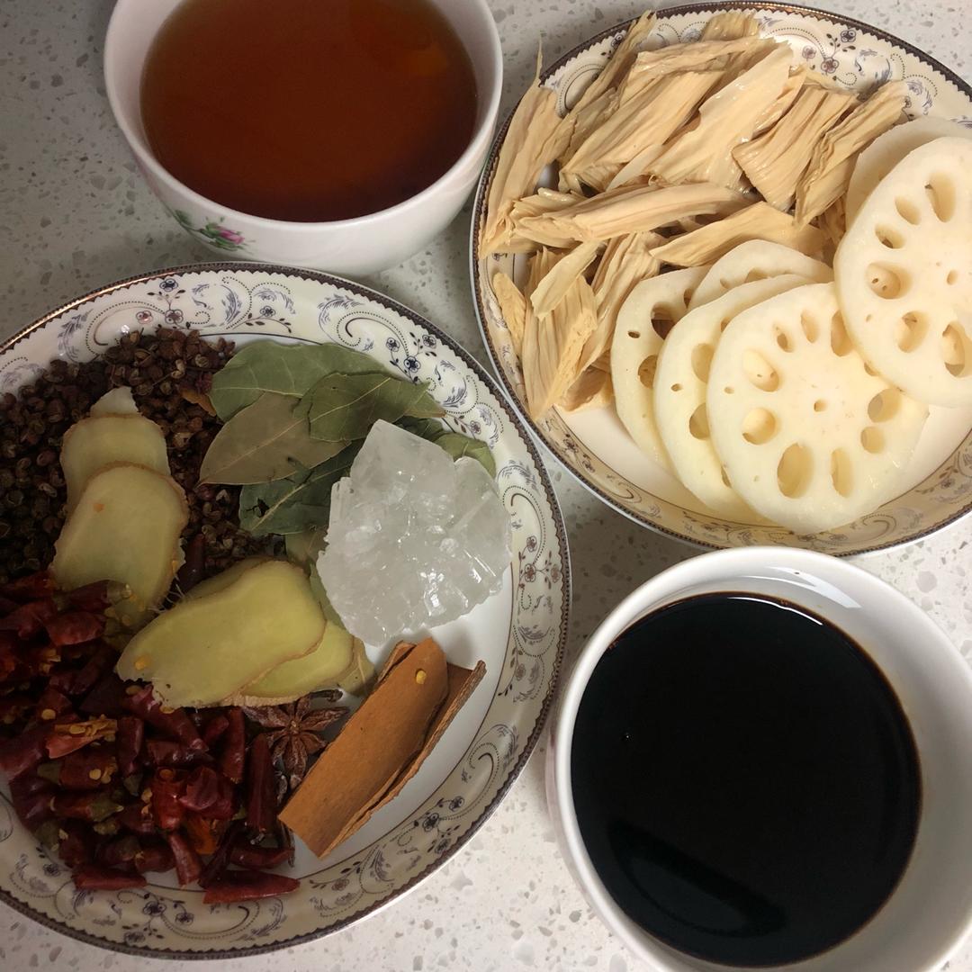 周黑鸭版麻辣鸭脖