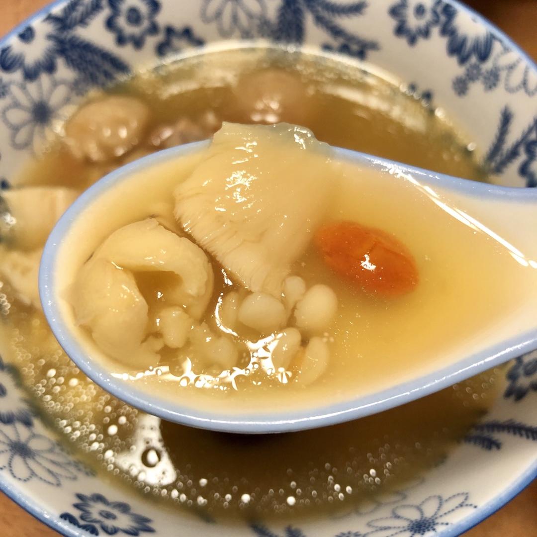 猴头菇排骨养胃汤（行气、暖胃）