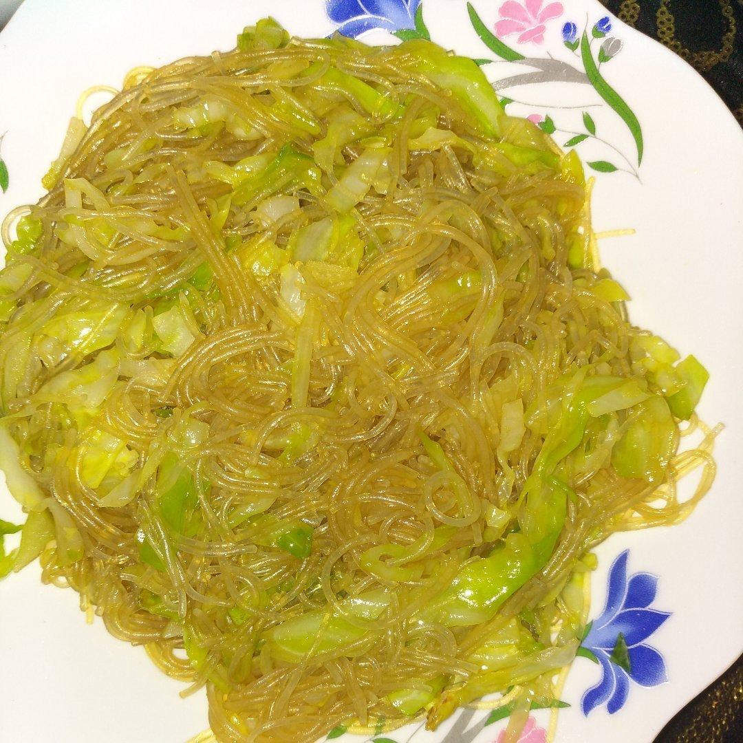 卷心菜炒粉丝 Glass noodles with Cabbage