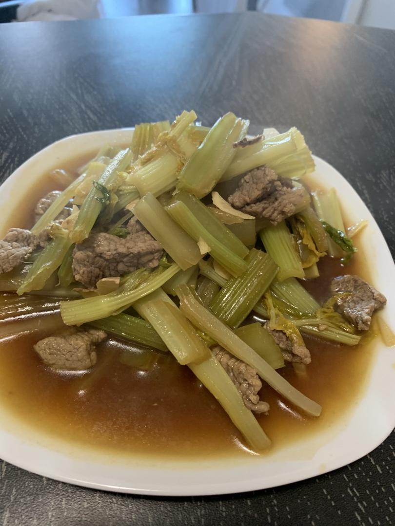芹菜炒肉