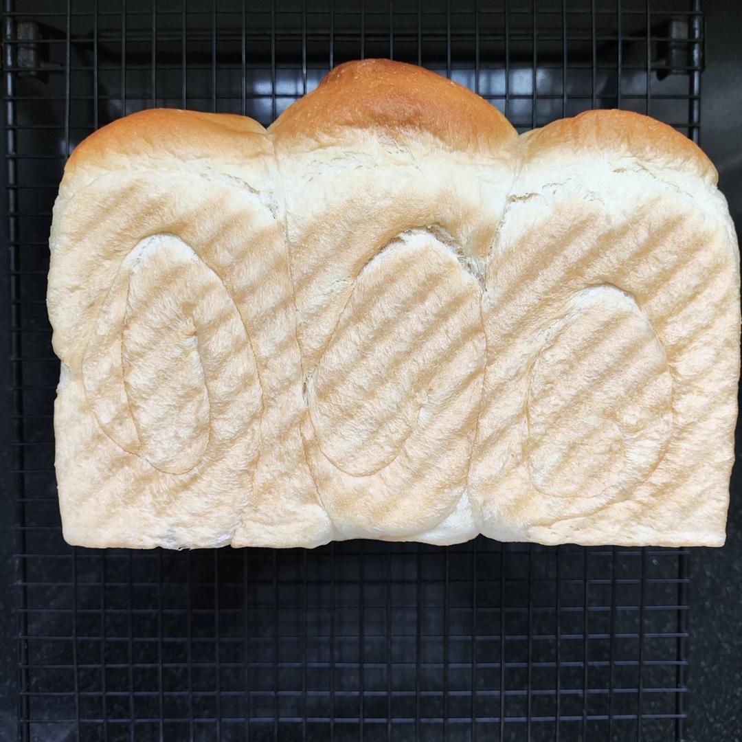 软到拿不起来的生吐司