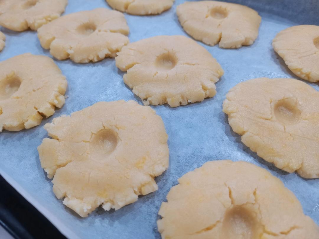 轻轻一按就碎掉的原味桃酥（不输猪油版）