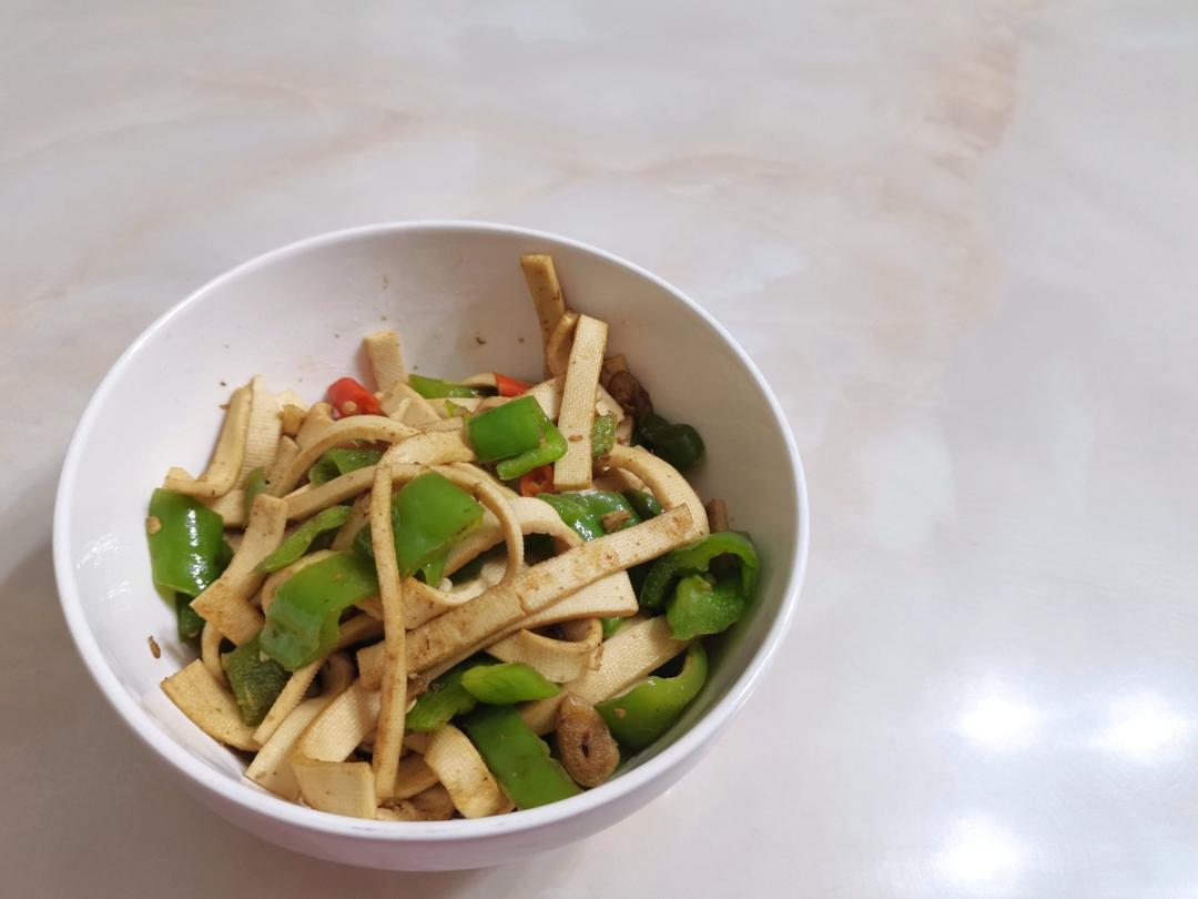 青椒炒千张