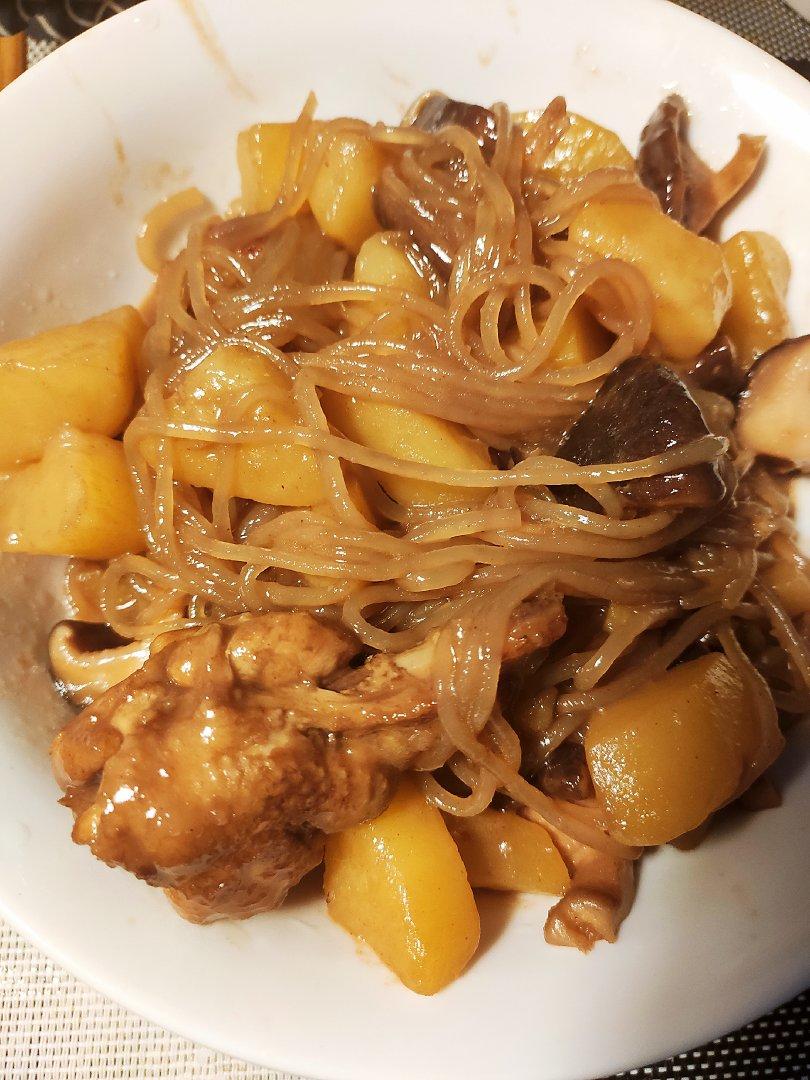 土豆炖翅根