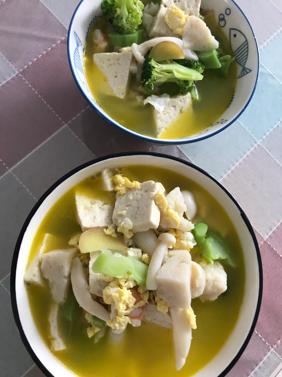 豆腐鲜虾菇菌汤