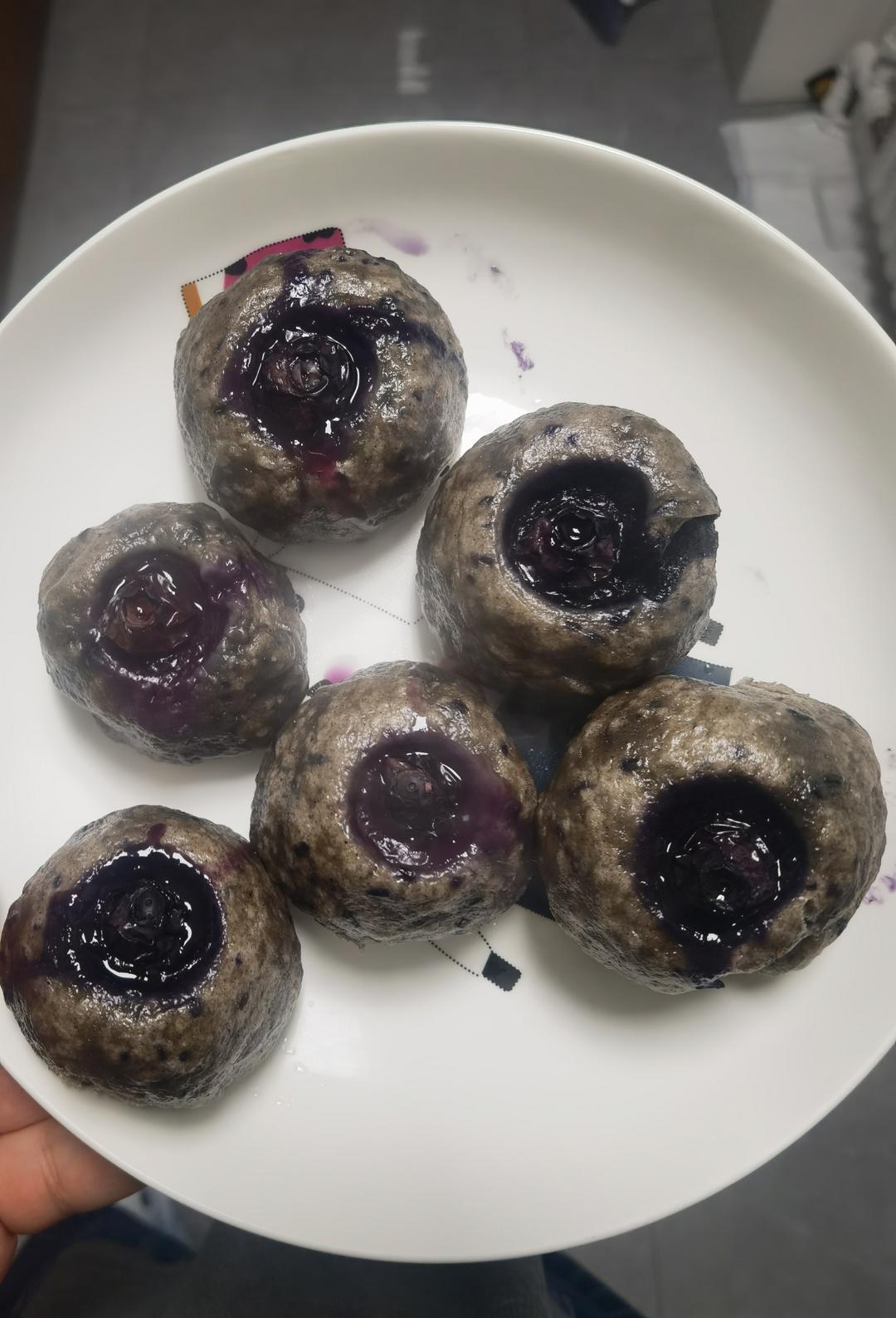 蓝莓黑芝麻牛乳馒头