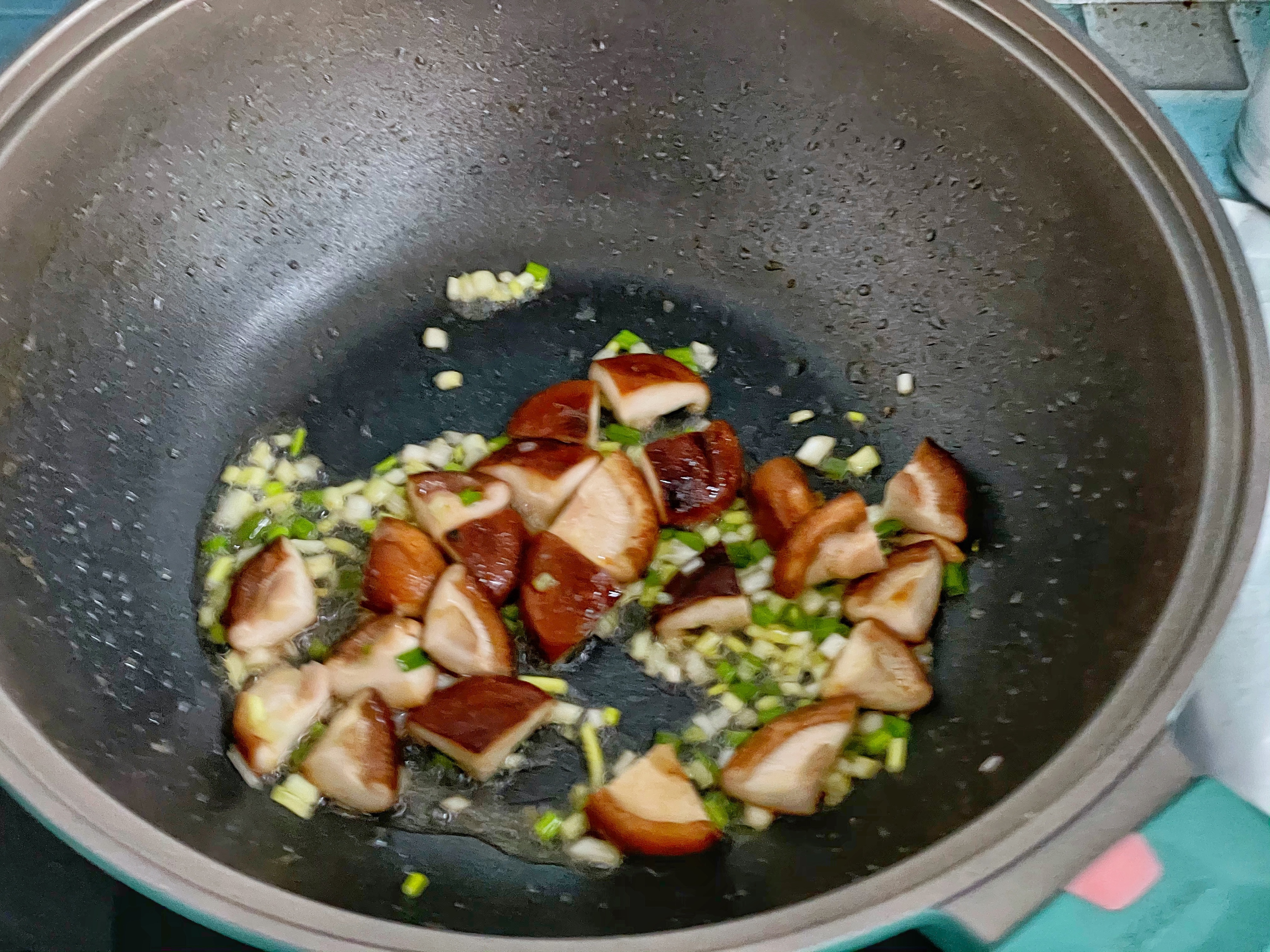 低脂低卡‼️ 家常菜‼️香菇滑鸡‼️好吃到停不下来的做法 步骤4