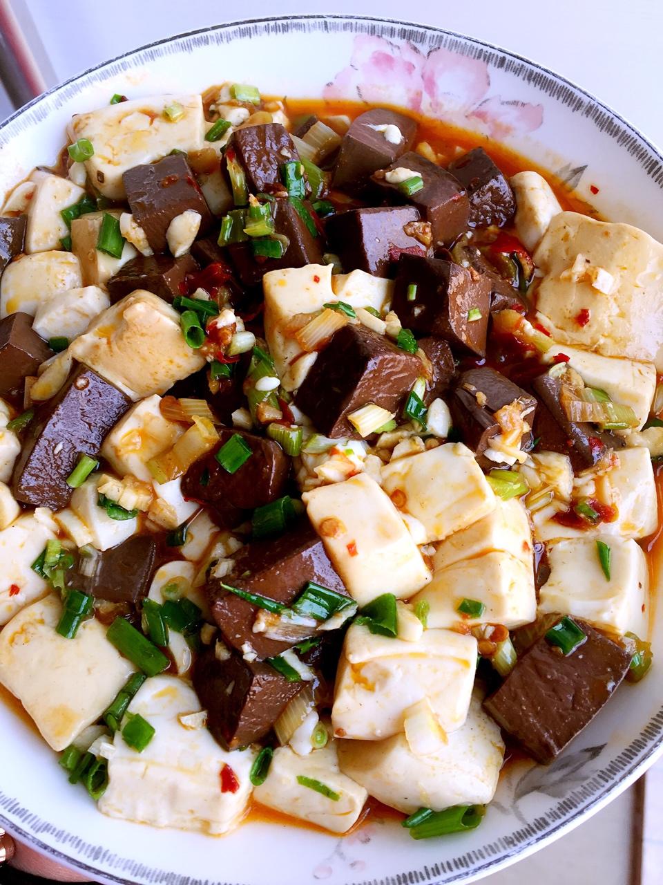 芥末jiemo做的鸳鸯豆腐——口感滑嫩,味道超好哦