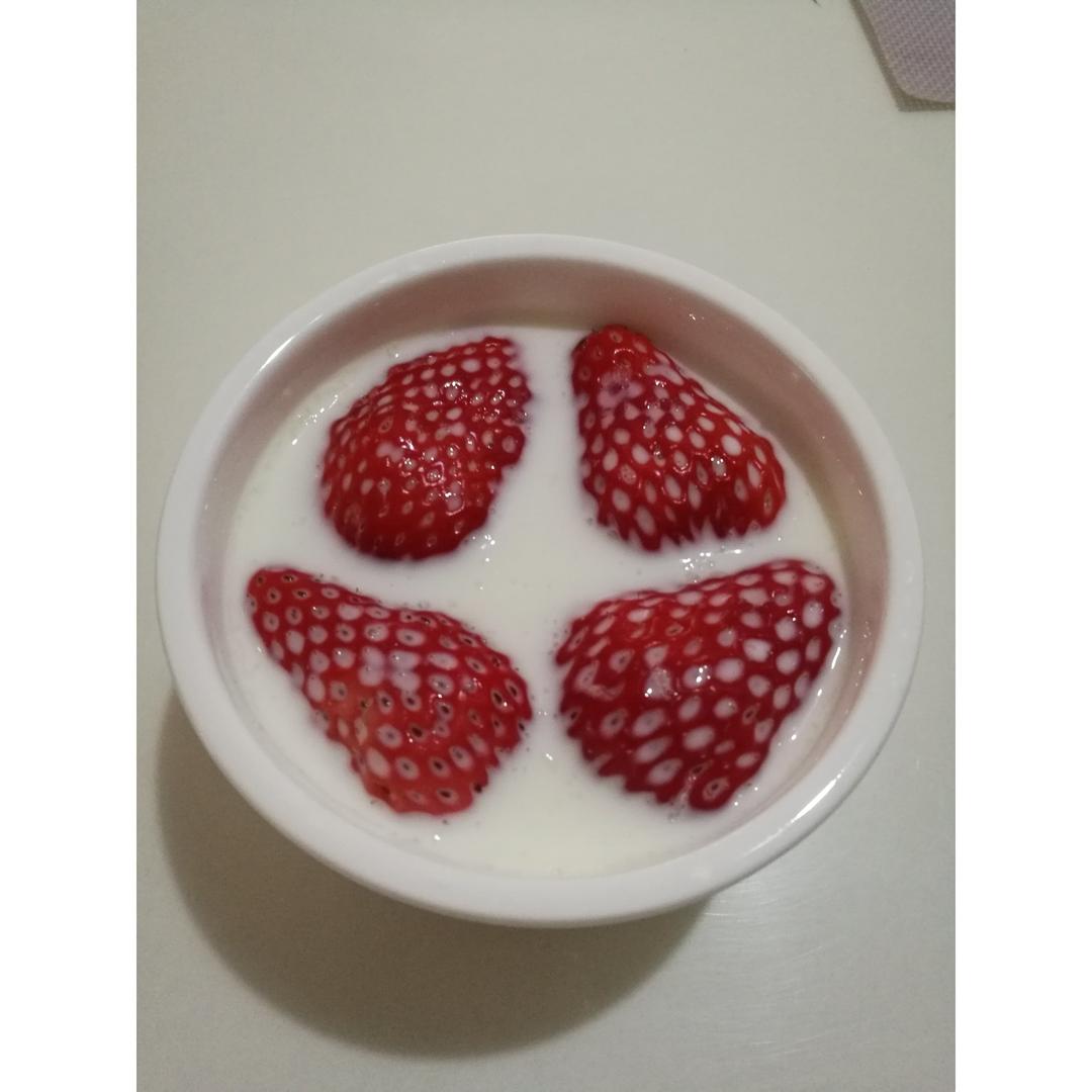 草莓牛奶生羊羹